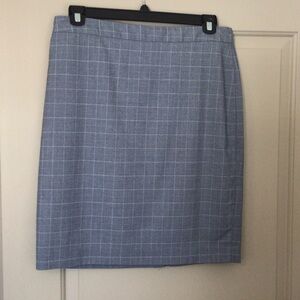 Banana Republic navy checked business skirt. Lined with zip back and kick split